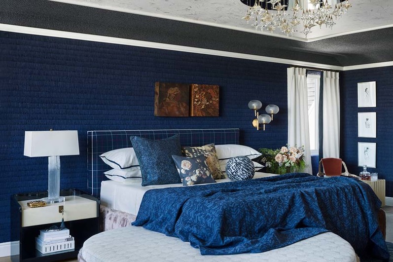 Kolor niebieski w sypialni - niebieska sypialnia